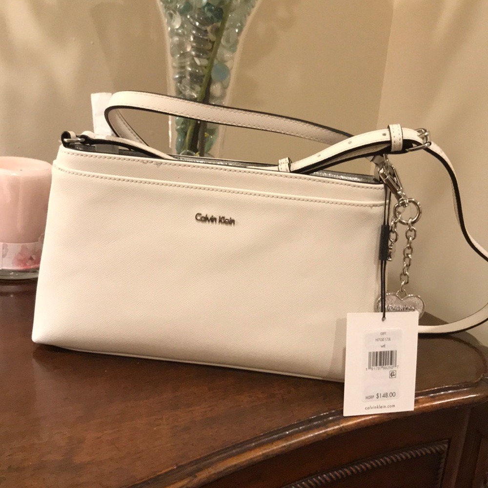 *SOLD* NWT Calvin Klein Medium Crossbody - Picture 3 of 7